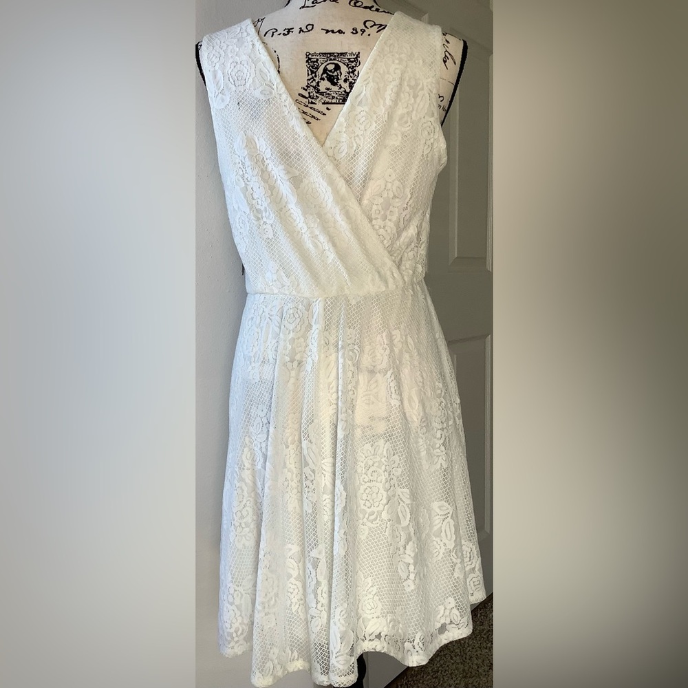 AUW White Lace Midi Dress - Picture 3 of 11
